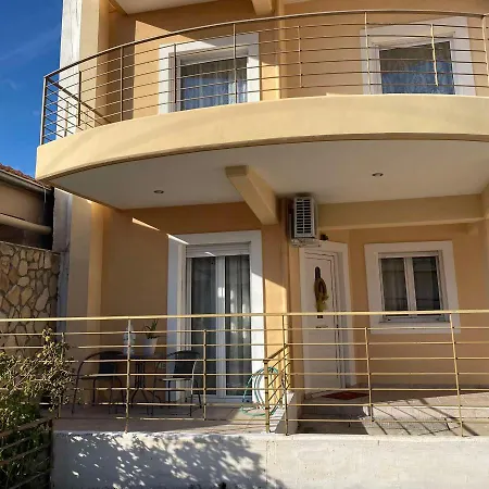 公寓 Bakopoulos Resort.ενα όμορφο με τζάκι